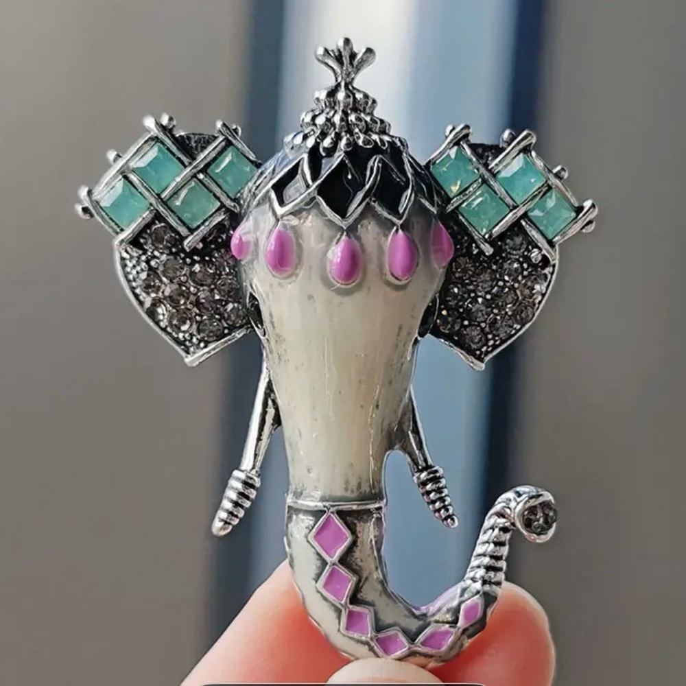 Rhinestone Inlaid Elephant Brooch, Lapel Pin or pendant for necklace